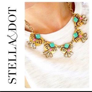 Stella and Dot Devina statement necklace item 05-38